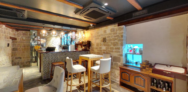 Opinii despre Vintage Bar Hvar (Food & Cocktail Bar) în Hvar - Gastronomija i ugostiteljstvo