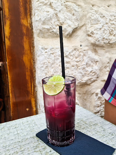 Santa Maria bar 1492