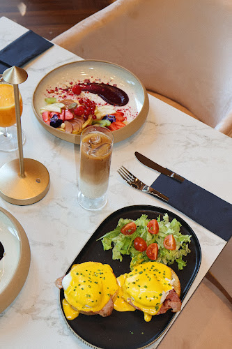 Comentarii opinii despre SquareOne Experience Bar & Restaurant