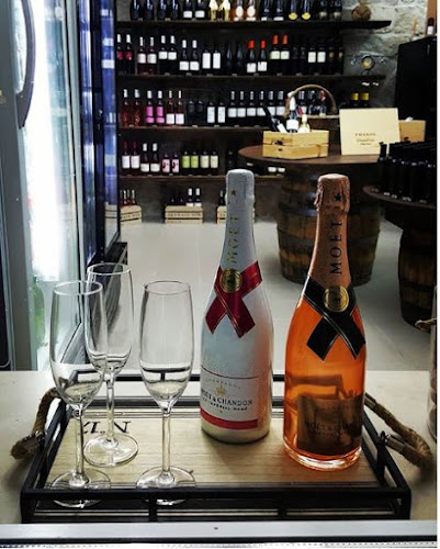 Obala bana Berislavića 1-10, 21220, Trogir