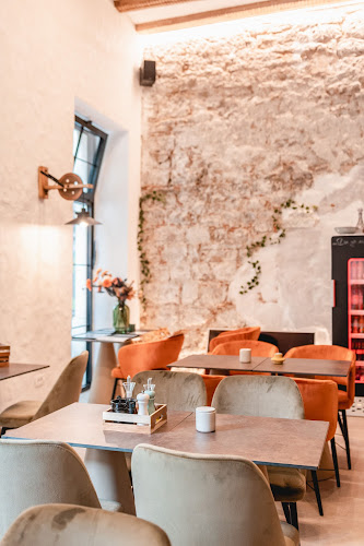 Zlarinski pro. 1, 22000, Šibenik