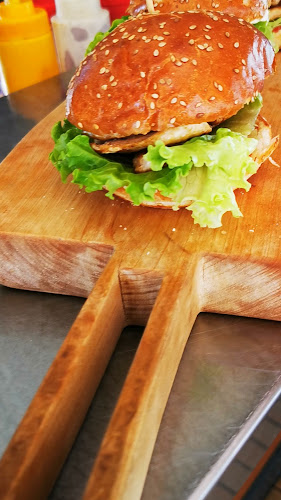 Opinii despre Beach Bar Babe în Novalja - Gastronomija i ugostiteljstvo