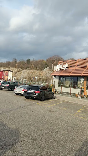 McDonald's Vrata Jadrana, Kastav - Gastronomija i ugostiteljstvo