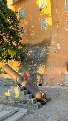 Titov trg 7, 52220, Labin