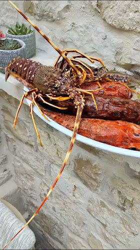 Opinii despre Paradise Garden Hvar în Hvar - Gastronomija i ugostiteljstvo