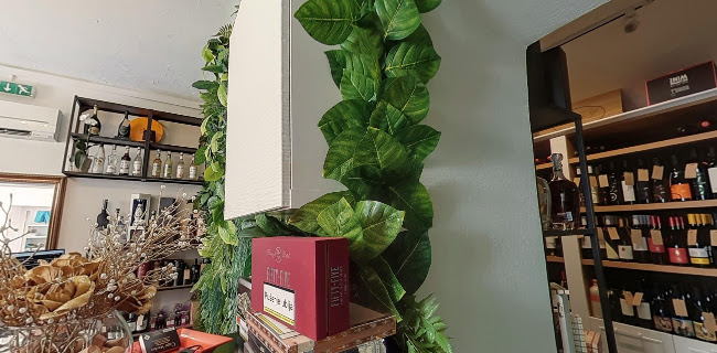 VIJOLA Wine&Tasting Store Hvar - Gastronomija i ugostiteljstvo