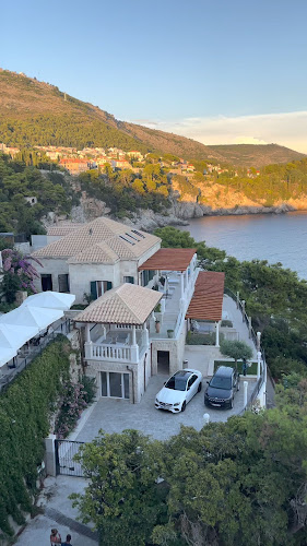 Umi Teppanyaki - Gastronomija i ugostiteljstvo