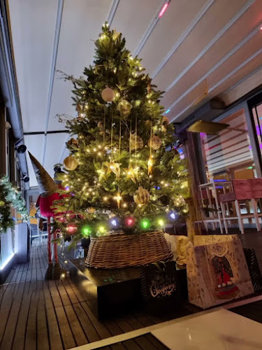 Opinii despre Plaza Bar în Zagreb - Gastronomija i ugostiteljstvo