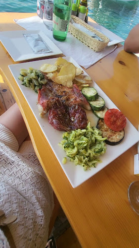 Opinii despre Gavuni restaurant & konoba în Lumbarda - Gastronomija i ugostiteljstvo