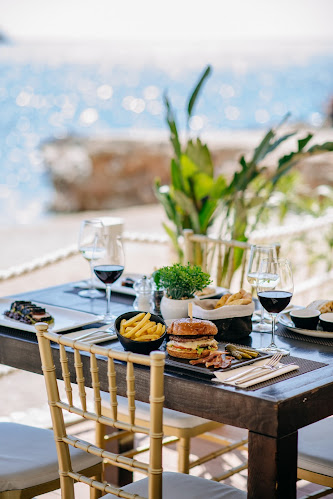 Opinii despre Banje Beach Restaurant Lounge & Club în Dubrovnik - Gastronomija i ugostiteljstvo