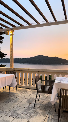 Victoria Restaurant & Lounge Bar