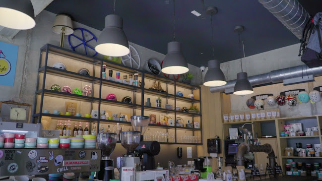 Opinii despre Bonk Coffeeshop & Bikeshop în Zagreb - Gastronomija i ugostiteljstvo