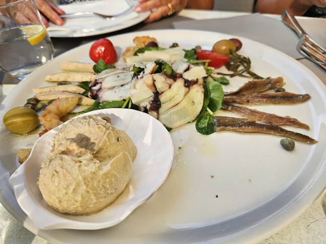 Opinii despre Restaurant Vila Tina în Arbanija - Gastronomija i ugostiteljstvo