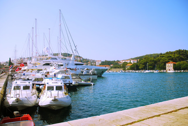 Ferata - Gastronomija i ugostiteljstvo