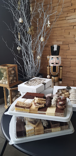 LaSaDa Cakes & Caffe