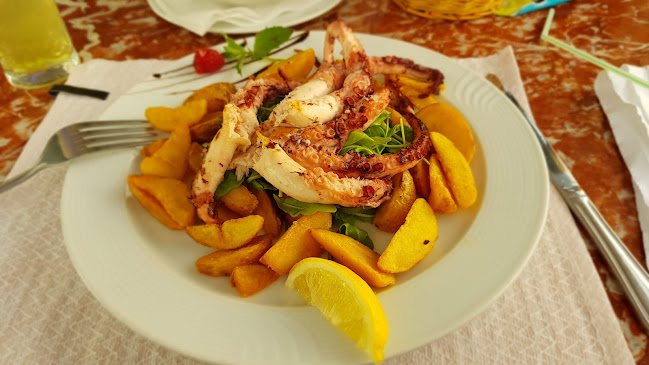 Opinii despre Cafee & Bar Marina Novi în Novi Vinodolski - Gastronomija i ugostiteljstvo