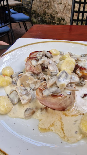 Restoran Konoba Martinac - Gastronomija i ugostiteljstvo