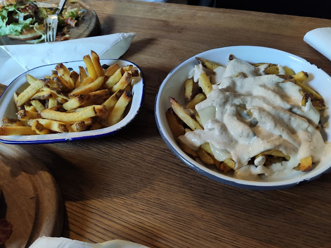 Submarine Burgers - Gastronomija i ugostiteljstvo