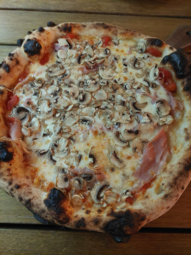 Opinii despre Pizzeria Novi Saloon în Osijek - Gastronomija i ugostiteljstvo