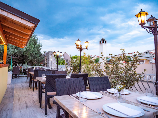 Faria - Garden & terrace / Restaurant & Pizza - Hvar