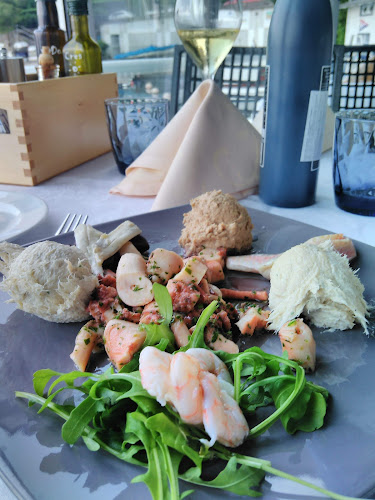 Comentarii opinii despre Bistro Yacht club