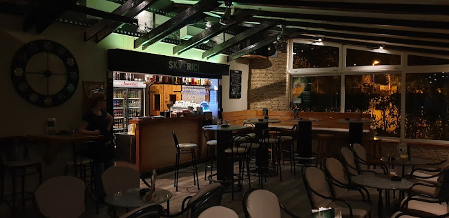 Opinii despre Caffe bar "Škverić" în Biograd na Moru - Gastronomija i ugostiteljstvo