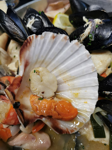 KONOBA ANNI - Mesni i riblji specijaliteti Novigrad - Gastronomija i ugostiteljstvo