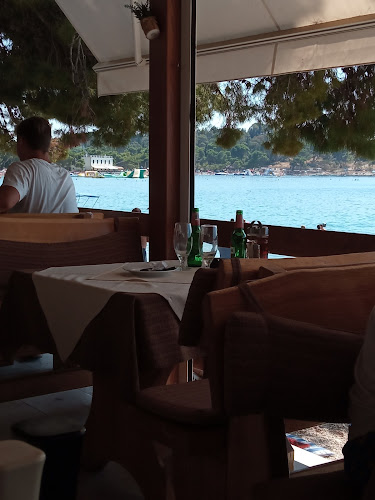 Opinii despre Dinners Delight în Makarska - Gastronomija i ugostiteljstvo