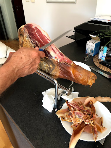 Opinii despre Pršutoreznica i catering Mataš în Zagreb - Gastronomija i ugostiteljstvo