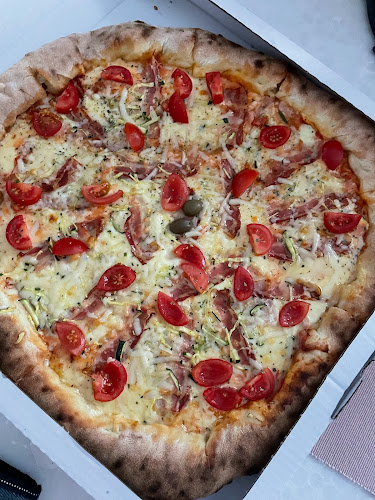 Opinii despre Pizzeria Savannah în Kostrena - Gastronomija i ugostiteljstvo