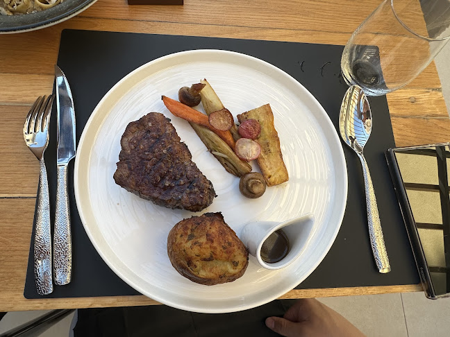 Gulož - Gastronomija i ugostiteljstvo