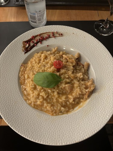 Opinii despre Matteo în Makarska - Gastronomija i ugostiteljstvo