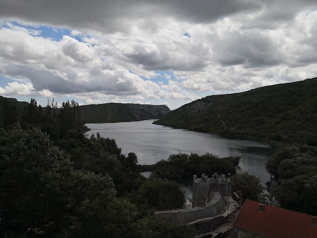 Panorama Roški Slap - Gastronomija i ugostiteljstvo