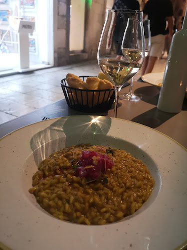 Ul. Pavla Šubića 2, 21000, Split