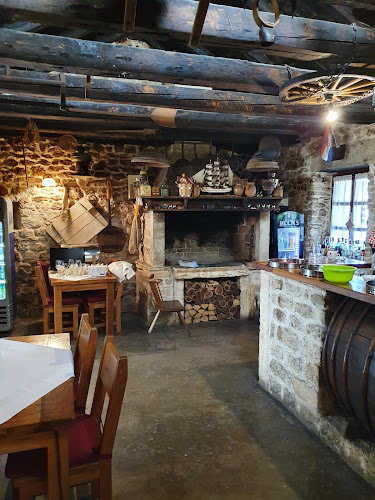 Ul. Svetog Mihovila 1, 23232, Nin