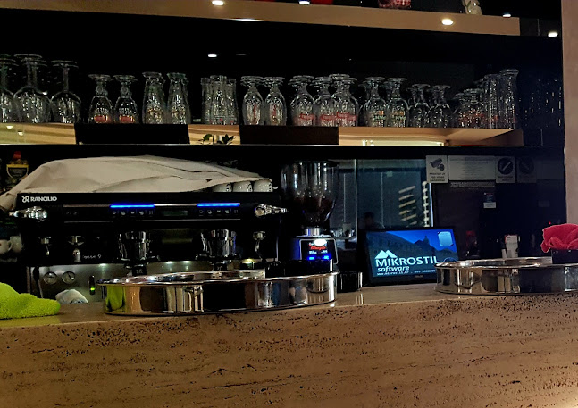 Village Bar - Gastronomija i ugostiteljstvo