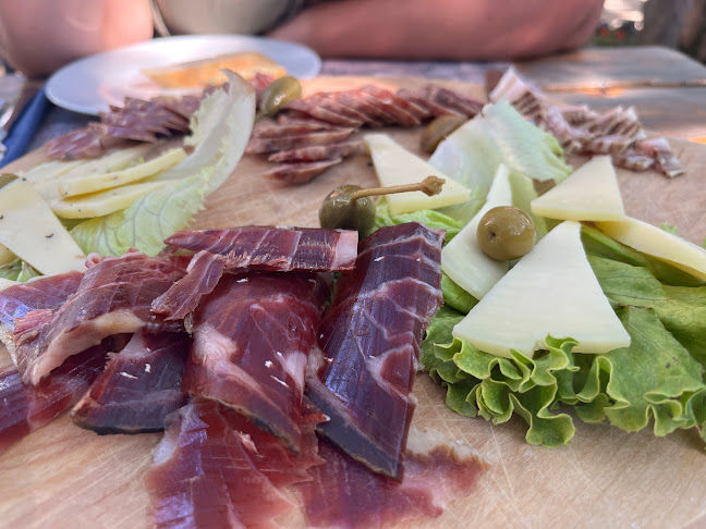 Pirates Grill Garden - Gastronomija i ugostiteljstvo