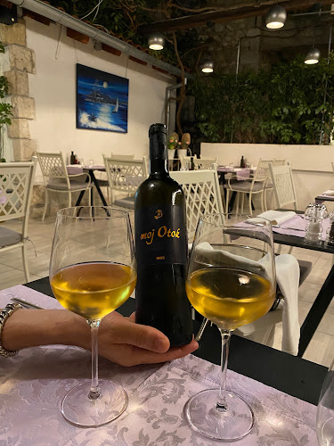 Petra Hektorovića 8, 21450, Hvar