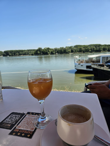 Opinii despre Rich Gardens Bar în Vukovar - Gastronomija i ugostiteljstvo