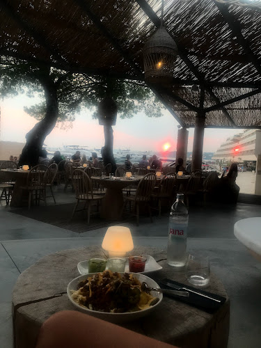 Opinii despre Gooshter Beach Club în Podstrana - Gastronomija i ugostiteljstvo