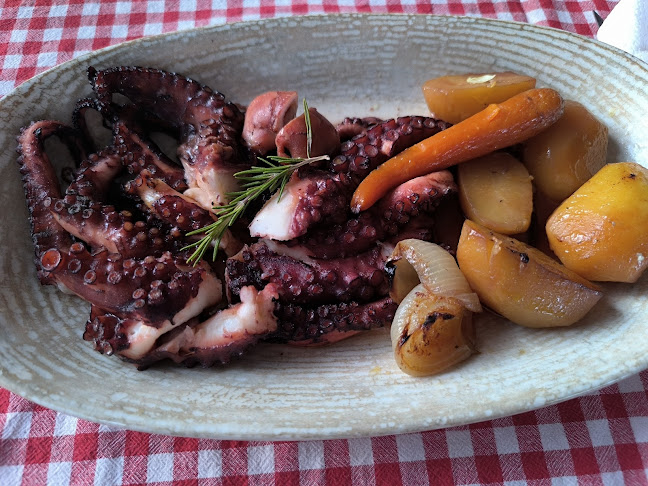 Konopica - Gastronomija i ugostiteljstvo