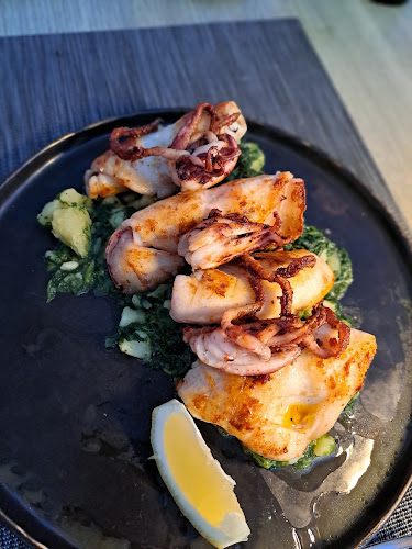 Half 8 Restaurant, Novigrad