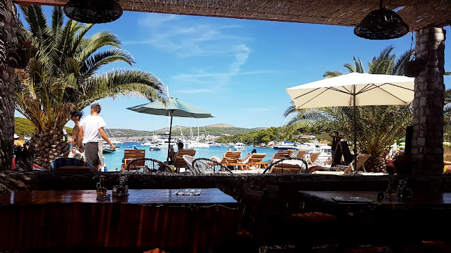 Ulica Uvala Ždrilca 13, 21450, Hvar