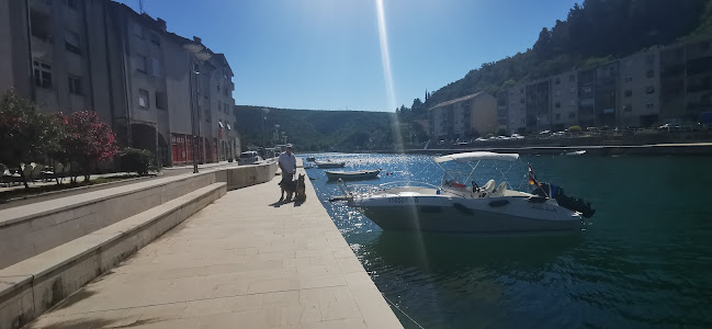 Obala hr. Čas. Senada Ž. 11, 23450, Obrovac