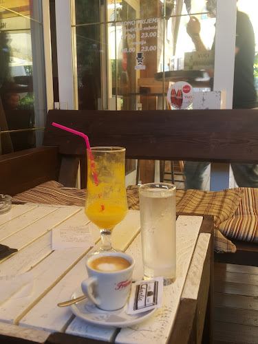 Comentarii opinii despre Caffe Bar Charlie