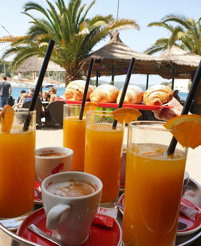 Cafe Bar Mille Naves - Gastronomija i ugostiteljstvo