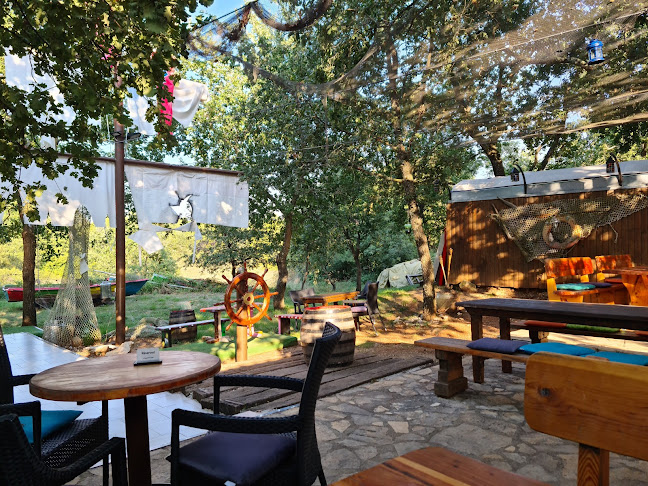 Pirates Grill Garden