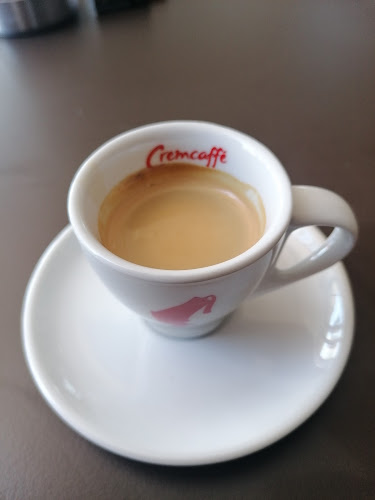 Opinii despre Caffe Bar ROKO LD în Makarska - Gastronomija i ugostiteljstvo