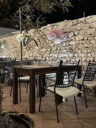 Ul. Biskupa Teodozija 16, 23232, Nin