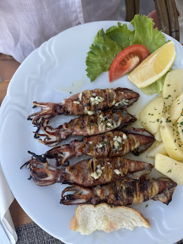 Opinii despre Gusarska Luka în Sućuraj - Gastronomija i ugostiteljstvo